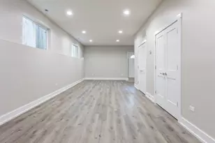 530 E 44th Pl, Chicago, IL 60653 - Photo 13