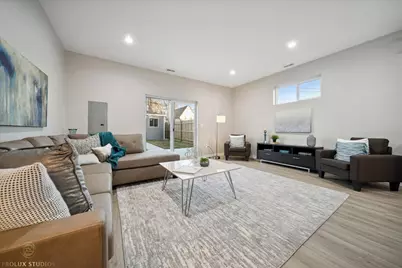 530 E 44th Place, Chicago, IL 60653 - Photo 5