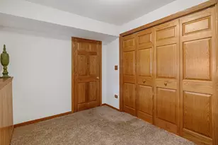 6932 Martin Dr, Woodridge, IL 60517 - Photo 27