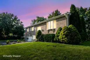 6932 Martin Dr, Woodridge, IL 60517 - Photo 3