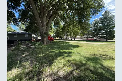 611 N Strong Avenue, Spring Valley, IL 61362 - Photo 3