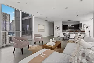 110 W Superior St, Chicago, IL 60654 - Photo 7