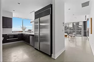 110 W Superior St, Chicago, IL 60654 - Photo 9