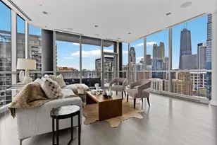 110 W Superior St, Chicago, IL 60654 - Photo 5