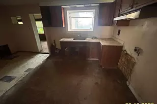 17 167th Pl, Calumet City, IL 60409 - Photo 3