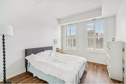 2335 W Belle Plaine Avenue #211, Chicago, IL 60618 - Photo 11