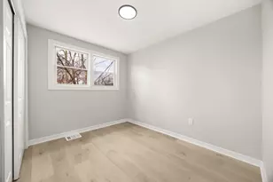 12106 S Emerald Ave, Chicago, IL 60628 - Photo 13