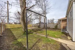 12106 S Emerald Ave, Chicago, IL 60628 - Photo 17