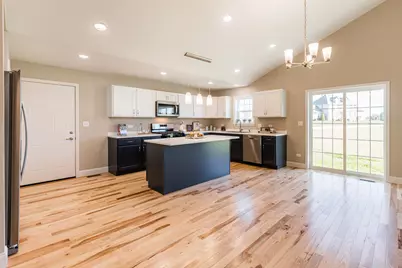 212 Saint Andrews Drive, Dekalb, IL 60115 - Photo 7