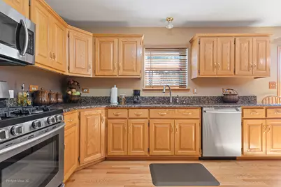 802 Joanne Drive, Minooka, IL 60447 - Photo 7