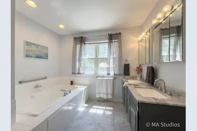 1219 Golf Lane, Wheaton, IL 60189 - Photo 15