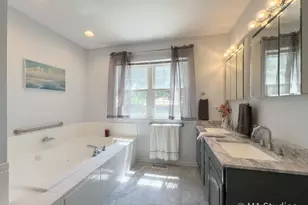 1219 Golf Ln, Wheaton, IL 60189 - Photo 15