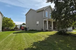 2355 Shiloh Dr, Aurora, IL 60503 - Photo 5