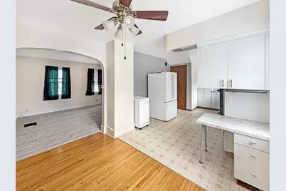 727 E Garden Street, Freeport, IL 61032 - Photo 7