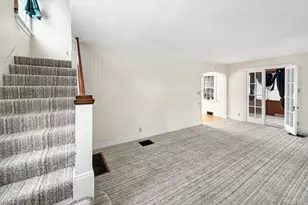 727 E Garden St, Freeport, IL 61032 - Photo 3