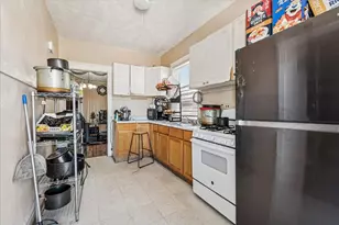 2542 E 73rd St, Chicago, IL 60649 - Photo 3