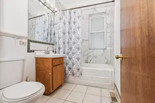 2542 E 73rd St, Chicago, IL 60649 - Photo 11