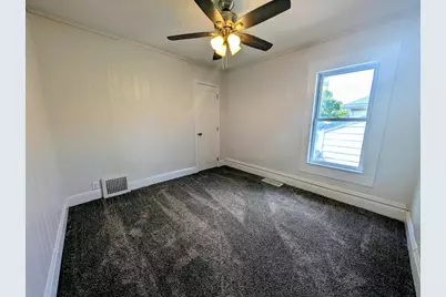 323 N Illinois Avenue, Kankakee, IL 60901 - Photo 9