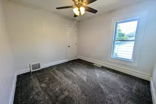 323 N Illinois Ave, Kankakee, IL 60901 - Photo 9