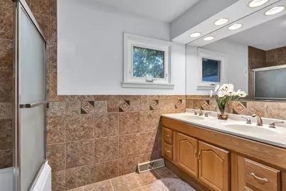 32381 N Forest Drive, Grayslake, IL 60030 - Photo 33