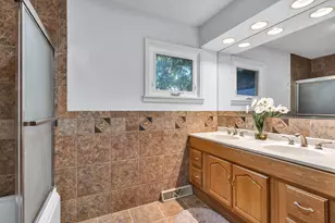 32381 N Forest Dr, Grayslake, IL 60030 - Photo 33