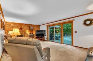 32381 N Forest Dr, Grayslake, IL 60030 - Photo 17