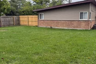 150 Algonquin St, Park Forest, IL 60466 - Photo 3