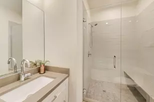 2450 N Clybourn Ave, Chicago, IL 60614 - Photo 23