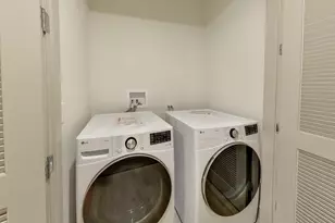 2450 N Clybourn Ave, Chicago, IL 60614 - Photo 19