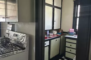 214 College Ave, Dekalb, IL 60115 - Photo 7