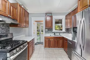 850 W Galena Blvd, Aurora, IL 60506 - Photo 9