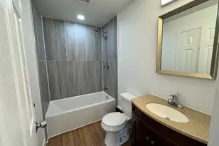 804 E 12th St, Streator, IL 61364 - Photo 9