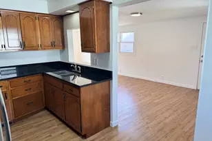 804 E 12th St, Streator, IL 61364 - Photo 5