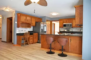 1707 Chestnut Hill Rd, Plainfield, IL 60586 - Photo 3