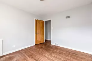 8836 Bronx Ave, Skokie, IL 60077 - Photo 9