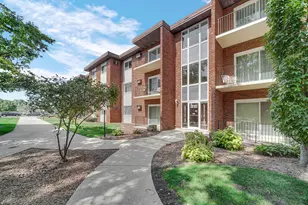 4125 W 97th Pl, Oak Lawn, IL 60453 - Photo 3
