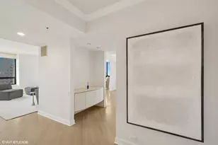 180 E Pearson St, Chicago, IL 60611 - Photo 3