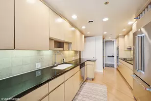 180 E Pearson St, Chicago, IL 60611 - Photo 7