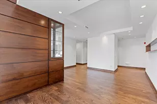 250 E Pearson St, Chicago, IL 60611 - Photo 7