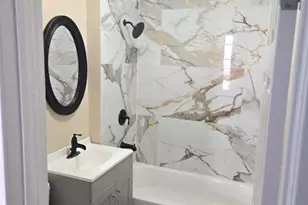 11747 S Lafayette Ave, Chicago, IL 60628 - Photo 3