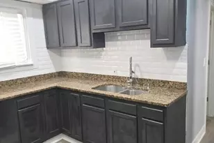 11747 S Lafayette Ave, Chicago, IL 60628 - Photo 5