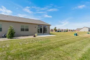 1906 Dunraven Rd, Bloomington, IL 61704 - Photo 23