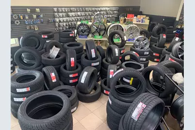 935 W Jefferson Street, Joliet, IL 60435 - Photo 3