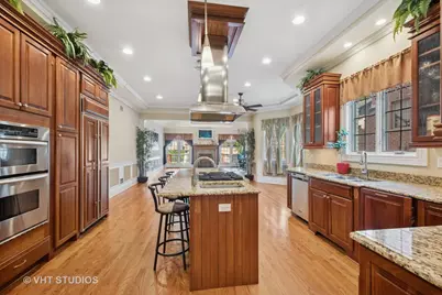 4858 W Chase Avenue, Lincolnwood, IL 60712 - Photo 9