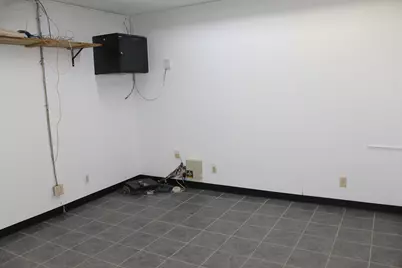 320 W Lincoln Highway, Cortland, IL 60112 - Photo 17