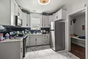 8942 S Baltimore Ave, Chicago, IL 60617 - Photo 13