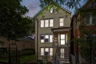 8942 S Baltimore Ave, Chicago, IL 60617 - Photo 1