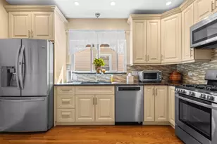 2637 N 73rd Ct, Elmwood Park, IL 60707 - Photo 13