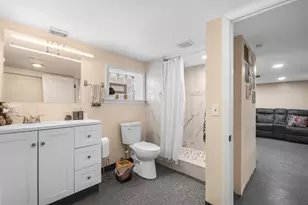 2637 N 73rd Ct, Elmwood Park, IL 60707 - Photo 9