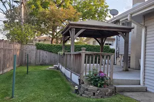 133 James Ct, Glenview, IL 60025 - Photo 11